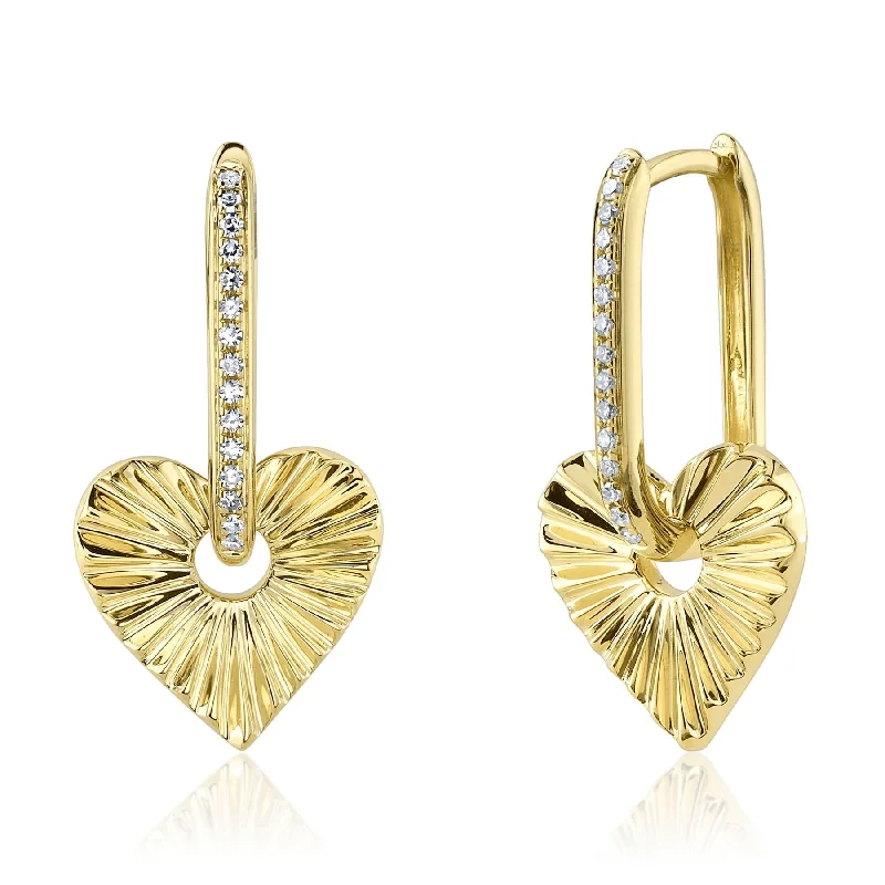 0.08CT DIAMOND HEART EARRING