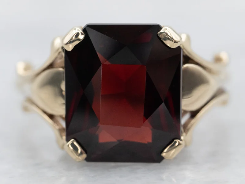 Agate Gemstone Rings with a Banded and Textured DesignYellow Gold Garnet Solitaire Ring