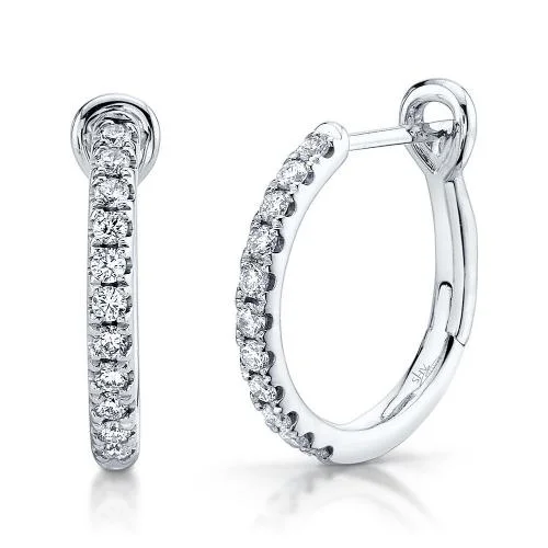 0.26CT DIAMOND HOOP EARRING