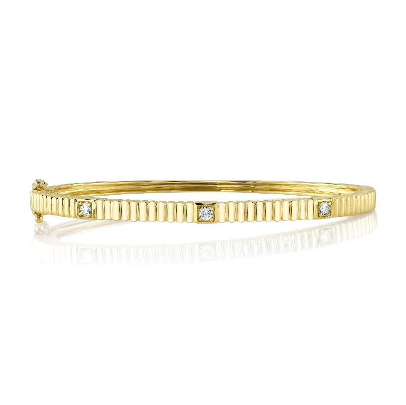 0.16CT DIAMOND BANGLE SC22009466ZS